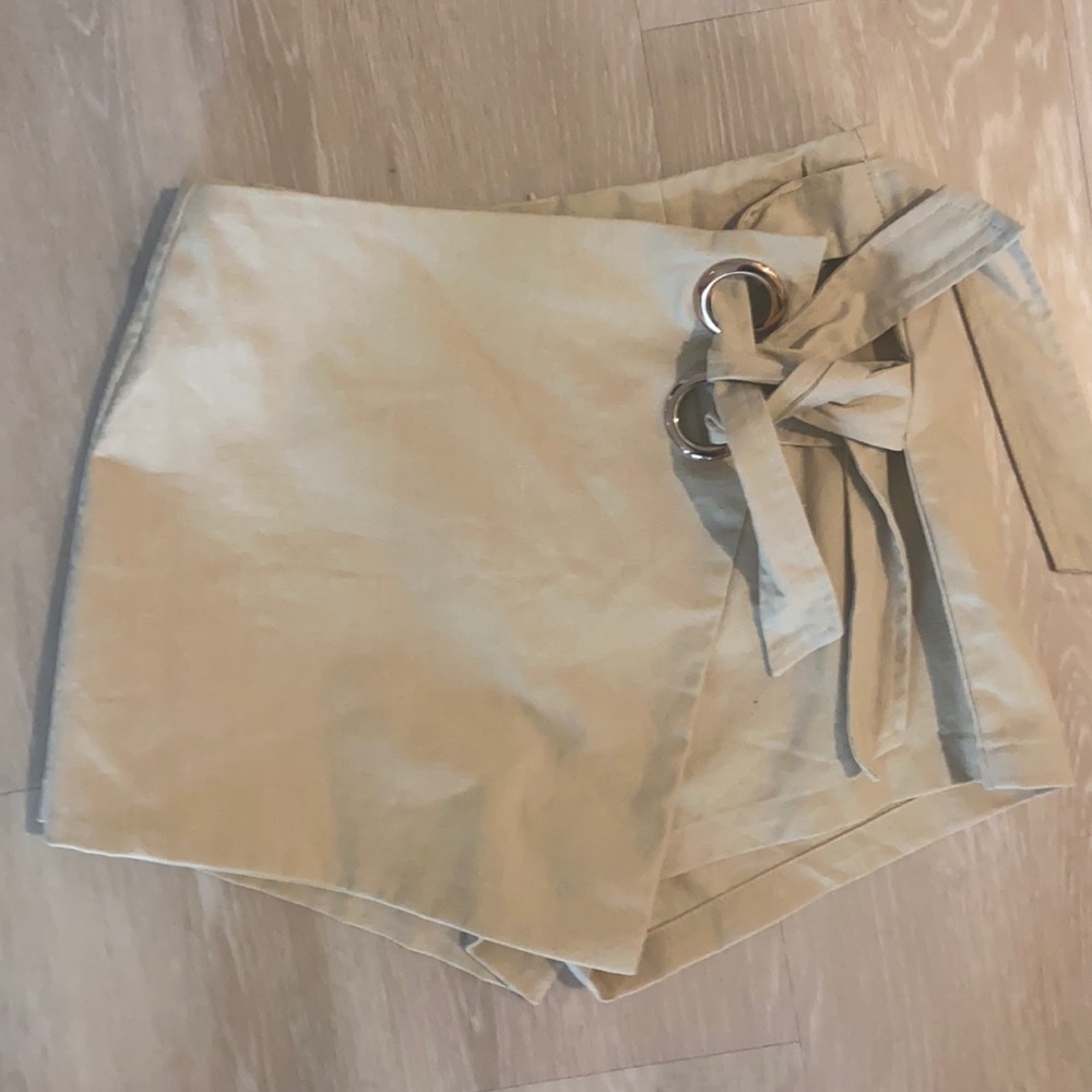 Superdown revolve skort tan new with tags xs